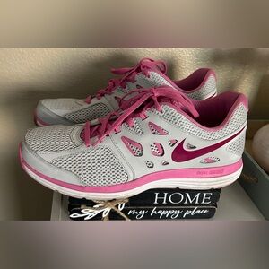 Nike Women's dual fusion Athletic Shoes in Pink and Gray size 11